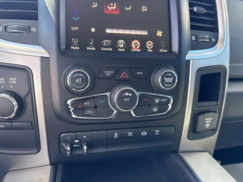 Used 2015 RAM 3500 SLT w/ Luxury Group image 25