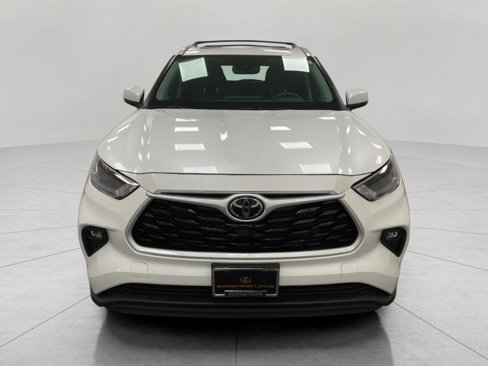 Used 2022 Toyota Highlander XLE image 12