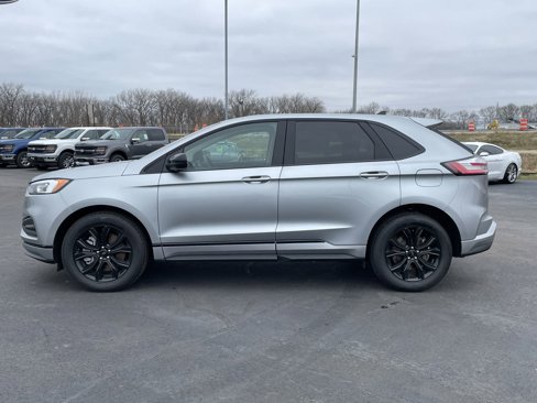New 2024 Ford Edge SE w/ Black Appearance Package image 2