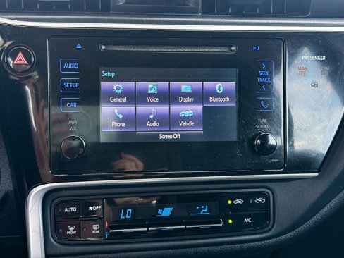 Used 2017 Toyota Corolla LE image 23