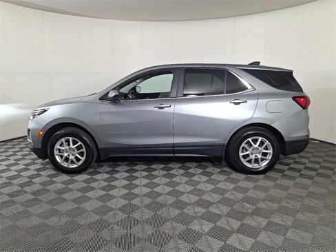 Used 2023 Chevrolet Equinox LT w/ Driver Convenience Package image 7