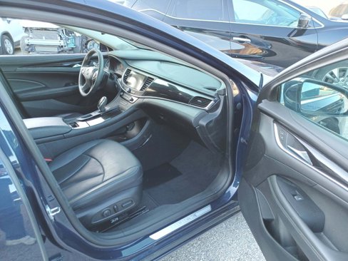 Used 2017 Buick LaCrosse Essence image 10