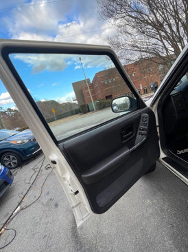 Used 2000 Jeep Cherokee Sport image 17