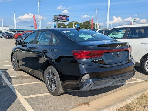 Used 2024 Kia Forte LXS image 4