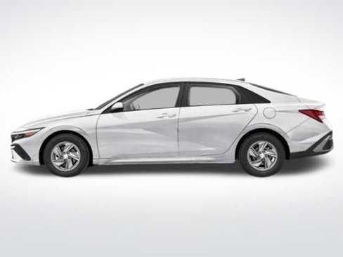 New 2025 Hyundai Elantra SE w/ Cargo Package image 2