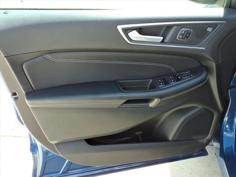 Used 2022 Ford Edge Titanium image 16
