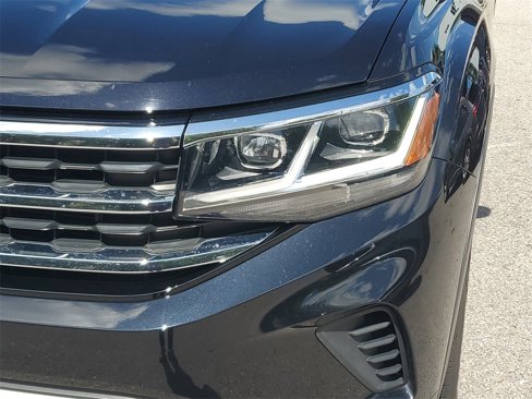 Certified 2022 Volkswagen Atlas SE image 12