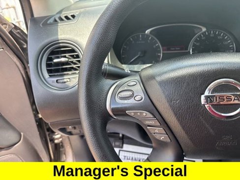 Used 2018 Nissan Pathfinder S image 16