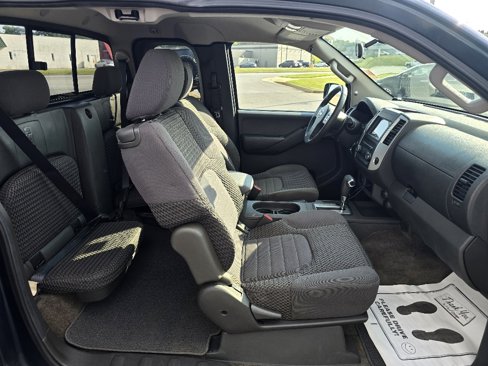 Used 2013 Nissan Frontier SV image 13