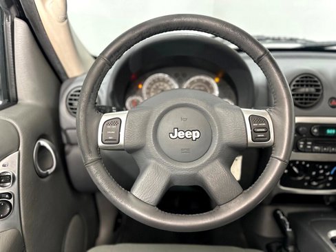 Used 2006 Jeep Liberty Limited image 14