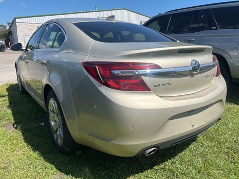 Used 2016 Buick Regal Premium w/ Driver Confidence Package #2 image 4