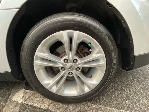 Used 2013 Ford Taurus SEL image 12