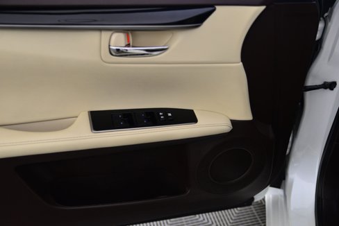 Used 2018 Lexus ES 350 image 26