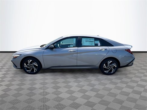 New 2025 Hyundai Elantra SEL image 4
