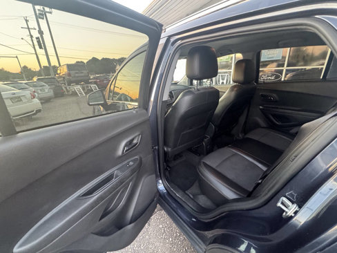 Used 2018 Chevrolet Trax LT w/ LT Convenience Package image 9