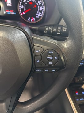 Used 2021 Toyota RAV4 XLE image 38