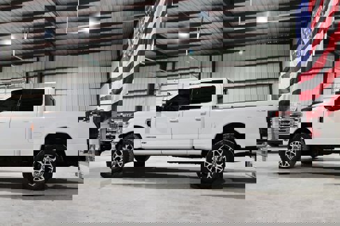 Used 2020 Ford F250 Lariat w/ Lariat Value Package image 6