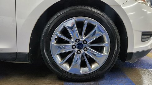 Used 2010 Ford Taurus Limited image 62