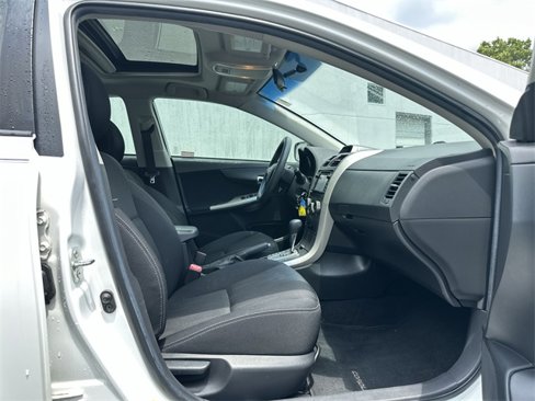 Used 2013 Toyota Corolla S image 21