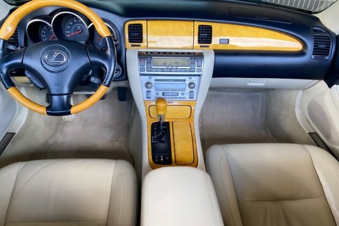 Used 2002 Lexus SC 430 Convertible image 3