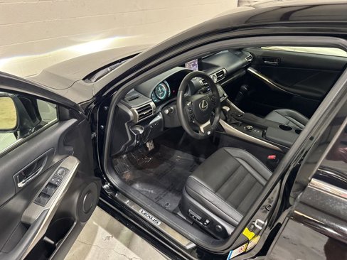 Used 2016 Lexus IS 200t image 29