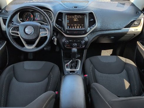 Used 2017 Jeep Cherokee Latitude w/ Comfort & Sound Group image 5