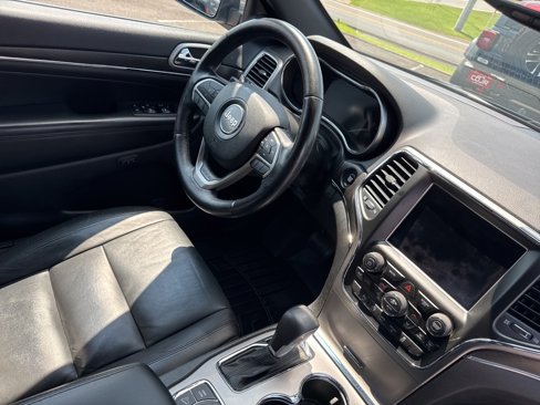Used 2018 Jeep Grand Cherokee Limited image 28