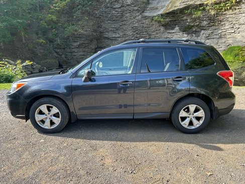 Used 2015 Subaru Forester 2.5i Premium w/ All-Weather Package image 2