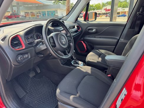 Used 2022 Jeep Renegade Latitude w/ Convenience Group image 9