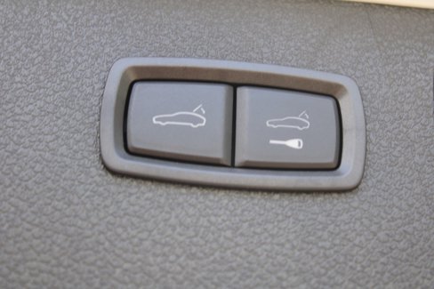 Certified 2024 Porsche Macan image 35