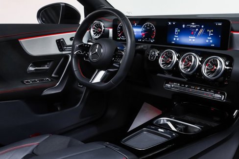 Certified 2024 Mercedes-Benz CLA 250 4MATIC image 11