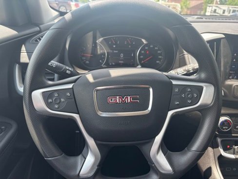 Used 2024 GMC Terrain SLE w/ Driver Convenience Package image 15