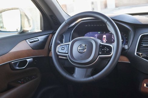 Used 2024 Volvo XC90 B6 Plus w/ Protection Package Premier image 17