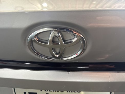 Used 2022 Toyota Corolla L image 18