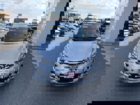 Used 2015 Hyundai Elantra SE image 4