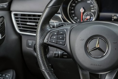 Used 2018 Mercedes-Benz GLE 350 w/ Premium 1 Package image 23