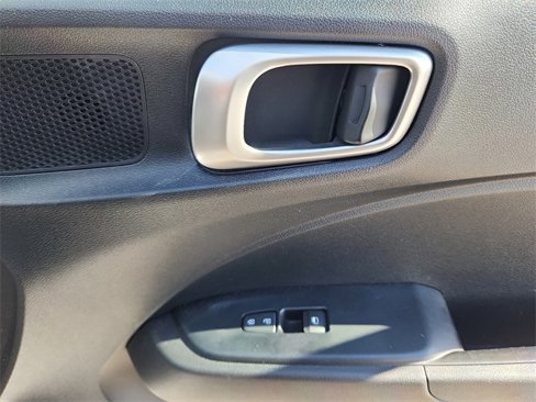 Certified 2021 Hyundai Venue SEL w/ Premium Package image 35