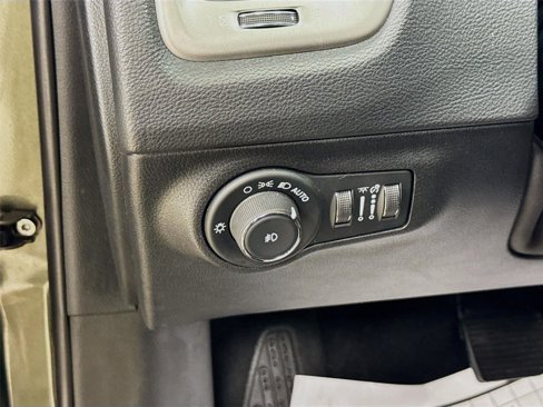 Used 2019 Jeep Compass Latitude w/ Popular Equipment Group image 10