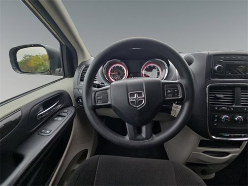 Used 2013 Dodge Grand Caravan American Value Package image 16