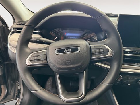 Used 2022 Jeep Compass Limited image 14