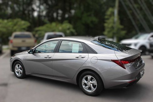 Used 2023 Hyundai Elantra SE image 6
