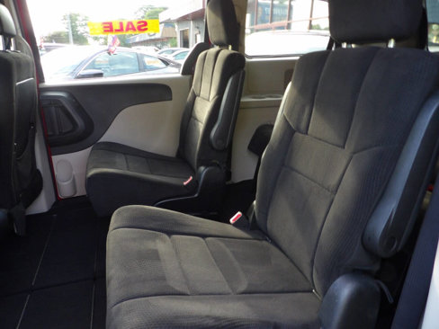 Used 2013 Dodge Grand Caravan SXT w/ Rear Park Assist Pkg image 9