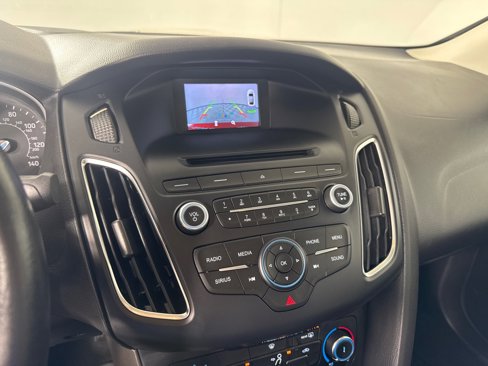 Used 2015 Ford Focus SE w/ Equipment Group 201A image 16