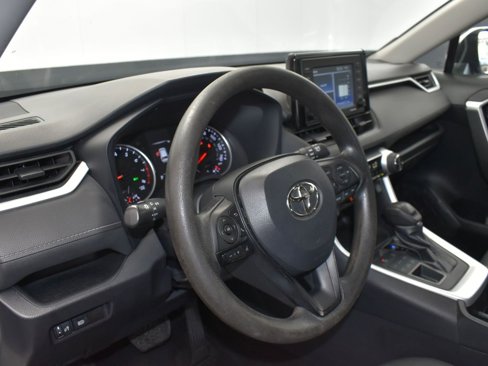 Used 2022 Toyota RAV4 XLE image 12