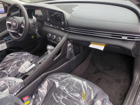 Certified 2025 Hyundai Elantra SE w/ Cargo Package image 26