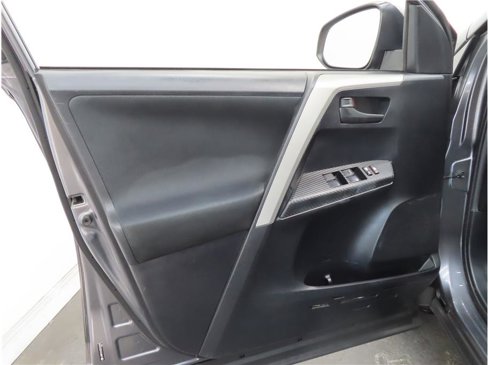 Used 2013 Toyota RAV4 XLE image 5