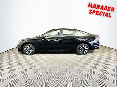 Used 2023 Nissan Altima 2.5 SV image 5