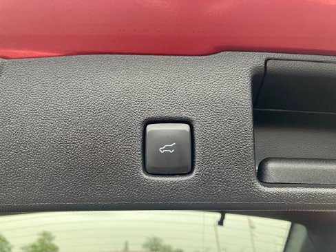Used 2022 Ford Escape SE w/ SE Sport Appearance Package image 18