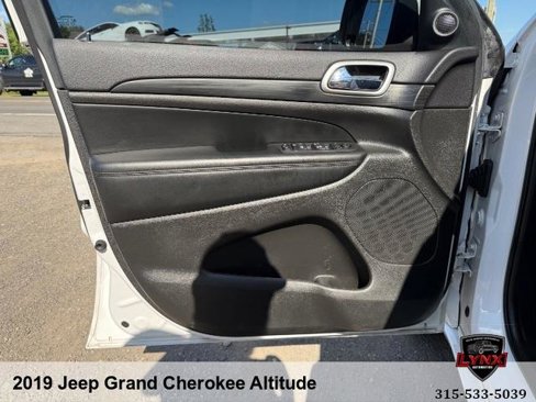 Used 2019 Jeep Grand Cherokee Altitude image 33