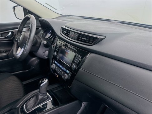 Used 2019 Nissan Rogue SV image 26